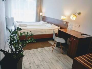 Фото номера Двухместный номер с 1 кроватью Отель Hotel Miłosz Fitness &amp; SPA г. Картузы 9
