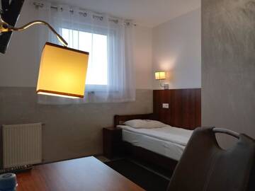 Фото номера Двухместный номер с 1 кроватью Отель Hotel Miłosz Fitness &amp; SPA г. Картузы 7