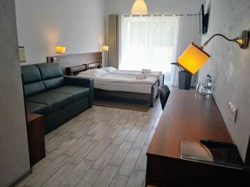 Фото номера Четырехместный номер Отель Hotel Miłosz Fitness &amp; SPA г. Картузы 3