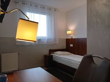 Фото номера Двухместный номер с 1 кроватью Отель Hotel Miłosz Fitness &amp; SPA г. Картузы 4