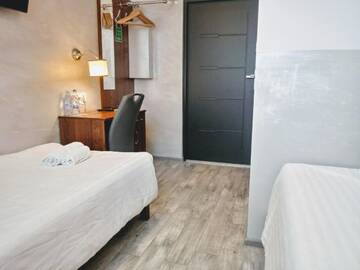 Фото номера Небольшой двухместный номер с 1 кроватью Отель Hotel Miłosz Fitness &amp; SPA г. Картузы 3