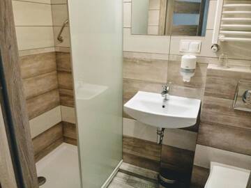 Фото номера Трехместный номер Отель Hotel Miłosz Fitness &amp; SPA г. Картузы 4