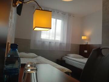 Фото номера Небольшой двухместный номер с 1 кроватью Отель Hotel Miłosz Fitness &amp; SPA г. Картузы 4