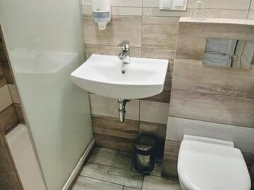 Фото номера Двухместный номер с 1 кроватью Отель Hotel Miłosz Fitness &amp; SPA г. Картузы 6